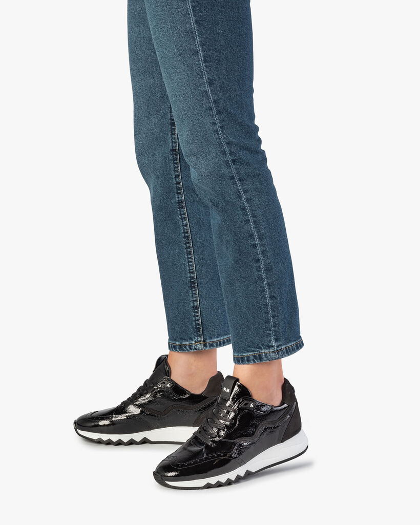Zwarte lakleren sneaker