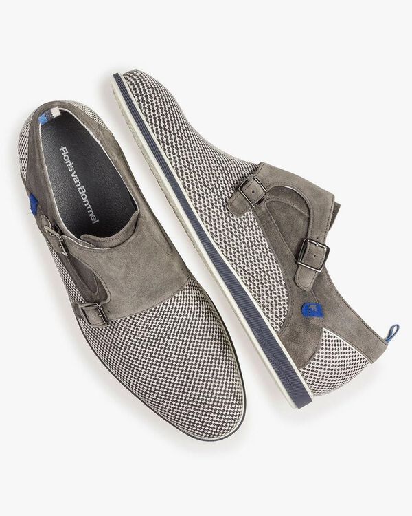 Grijze su&egrave;de gespschoen met print