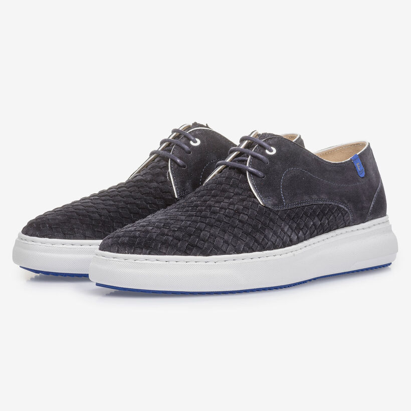 Dark blue lace shoe with braided suede leather
