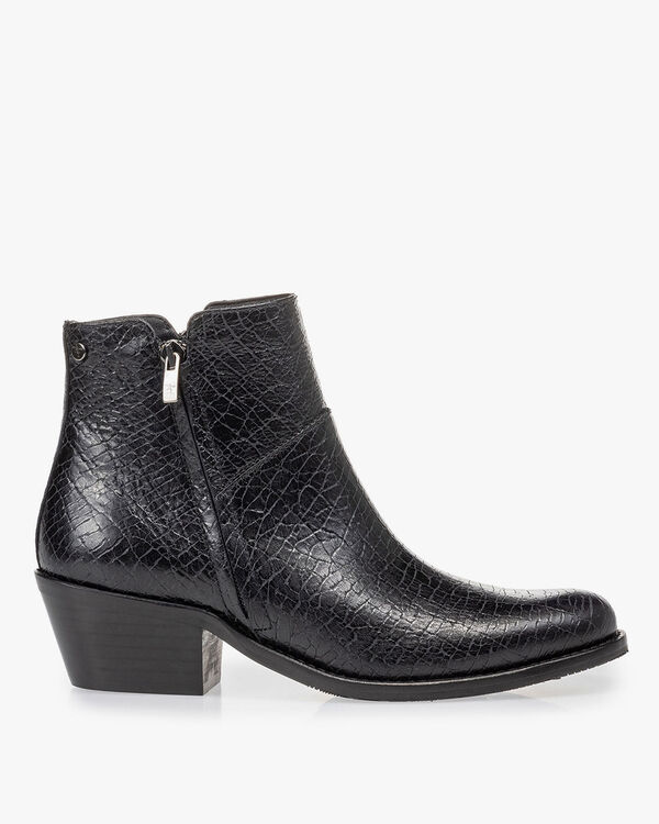 Ankle boot craquel&eacute; leather black