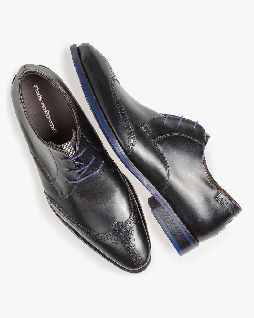 Black calf leather lace shoe