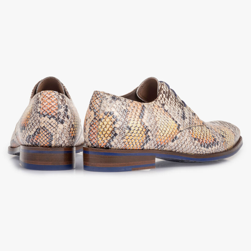 Premium veterschoen met oranje snakeprint