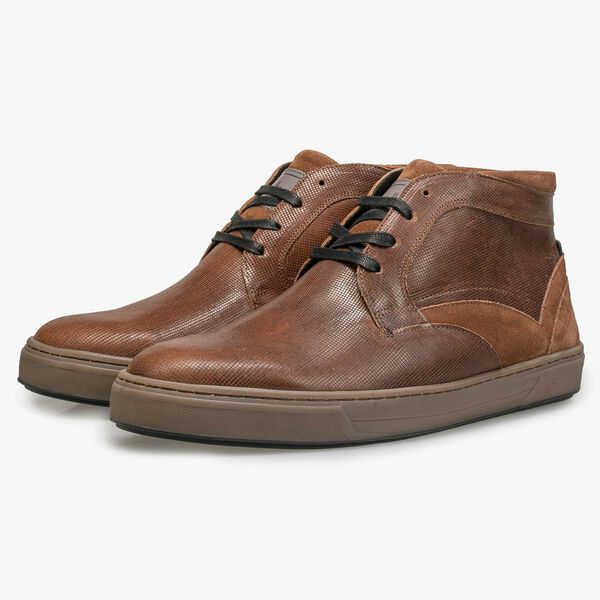Mid-high, wool lined cognac-coloured lace shoe
