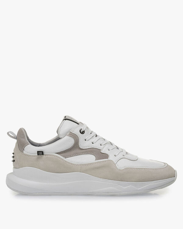 Witte sneaker su&egrave;de