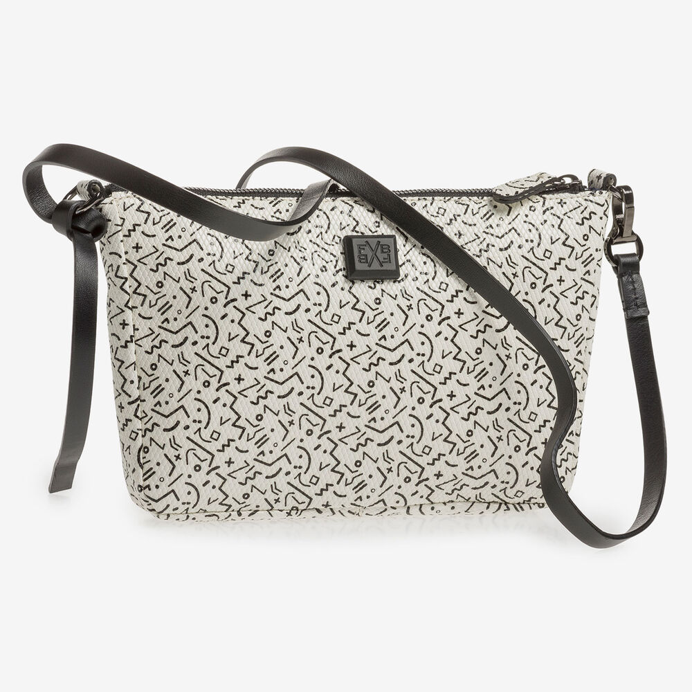 Witte leren tas met zwarte print
