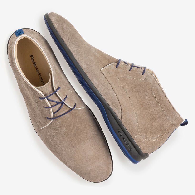 Beige su&egrave;de veterboot