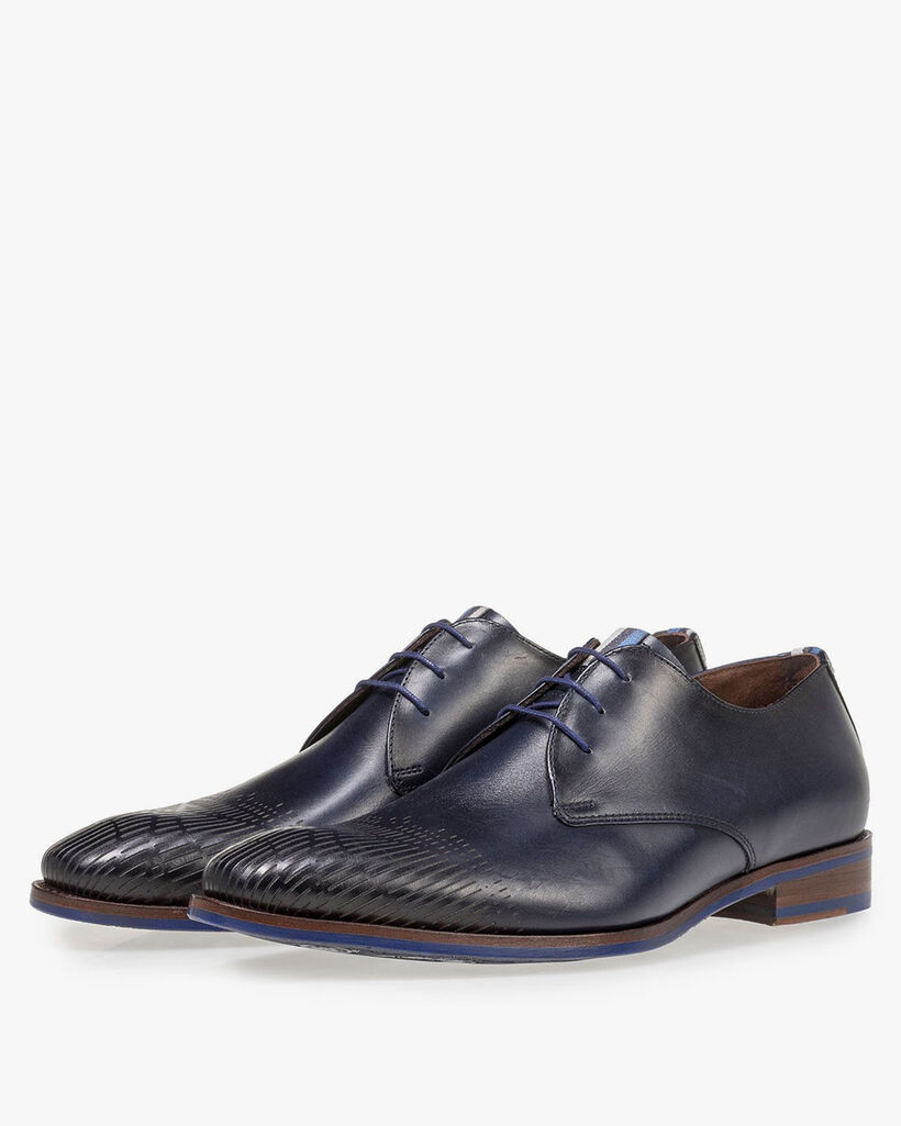 Dark blue calf leather lace shoe