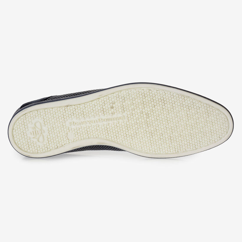 Blauwe su&egrave;de veterschoen met print