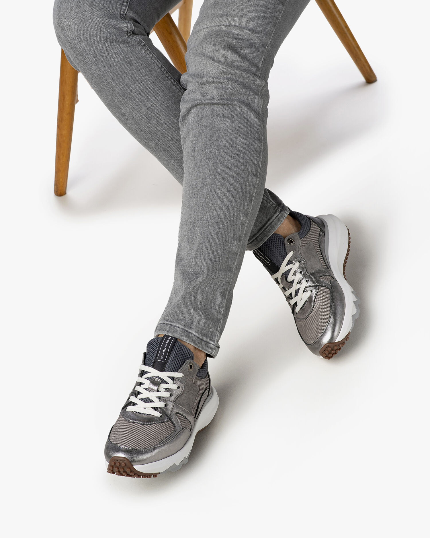 Grijze nikes dames deals