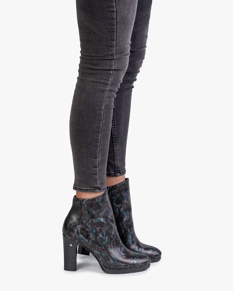 Enkellaars crocoprint blauw