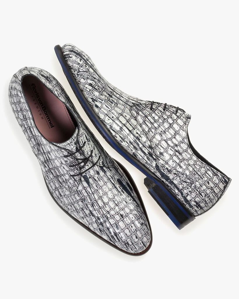 Lace shoe patent leather white