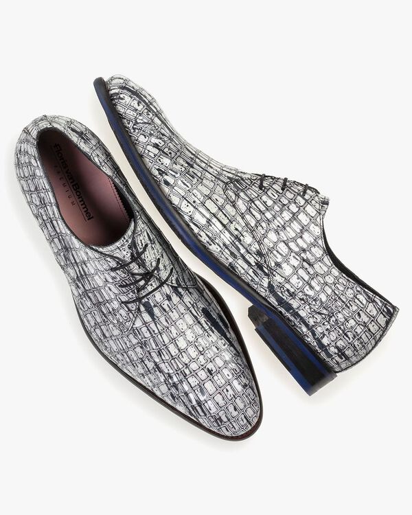 Lace shoe patent leather white