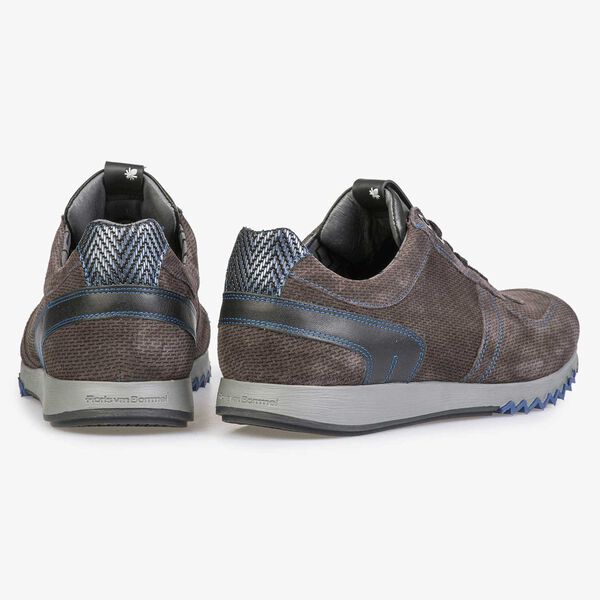 Grey-brown sneaker with cobalt blue details