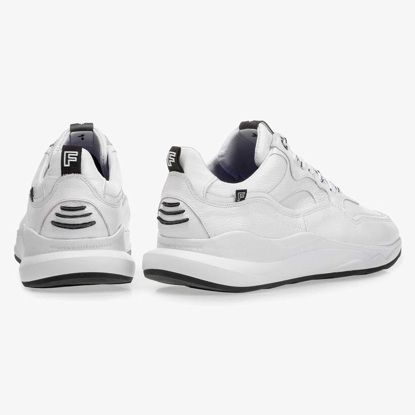 White calf leather sneaker with fine texture