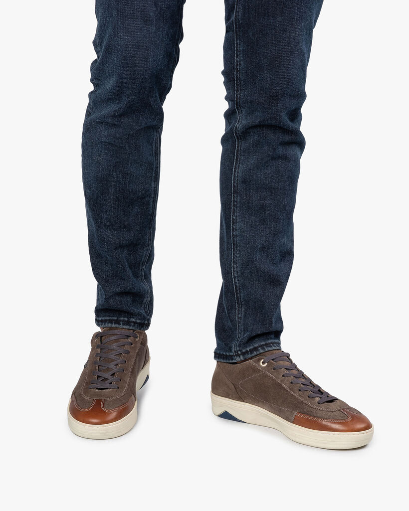 Sneaker suede leather dark taupe