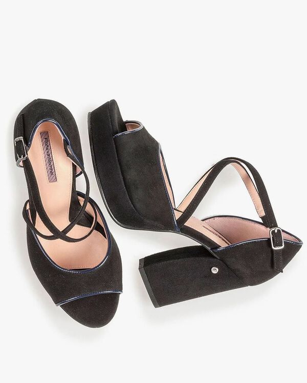 Zwarte su&egrave;de sandalette