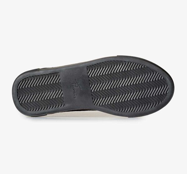 Leather sneaker with black/blue check pattern
