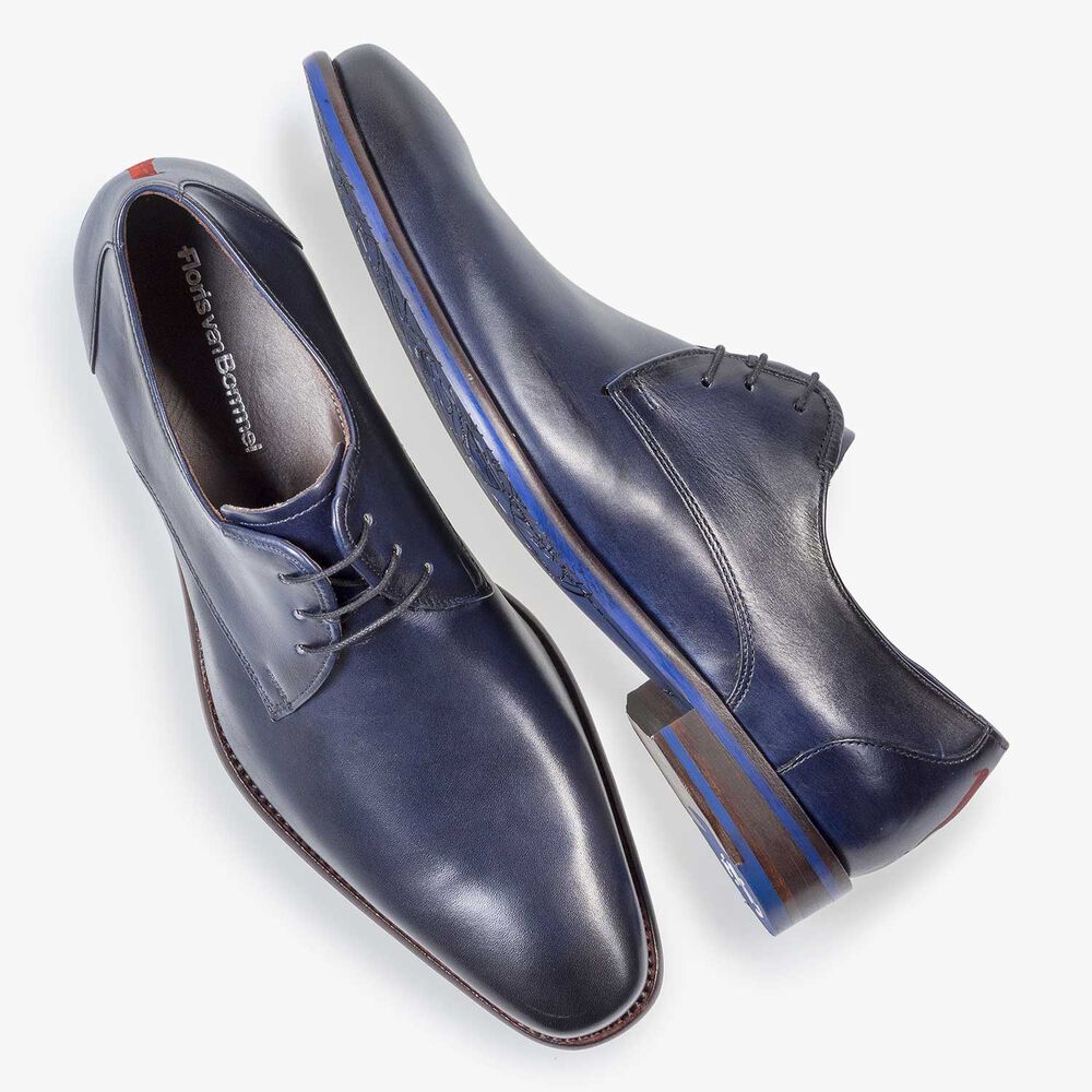 Donkerblauwe kalfsleren veterschoen