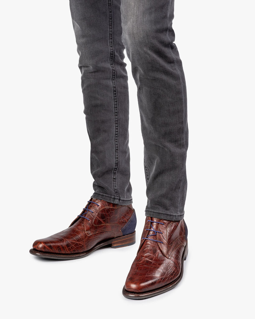 Lace boot croco print cognac