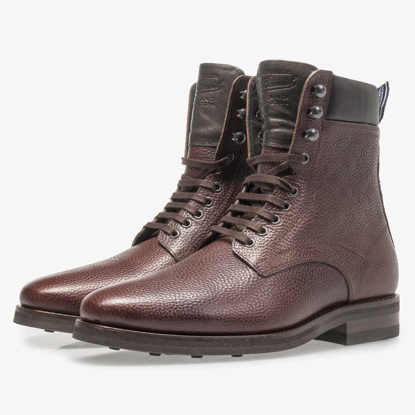 Donkerbruine kalfsleren veterboot met structuur