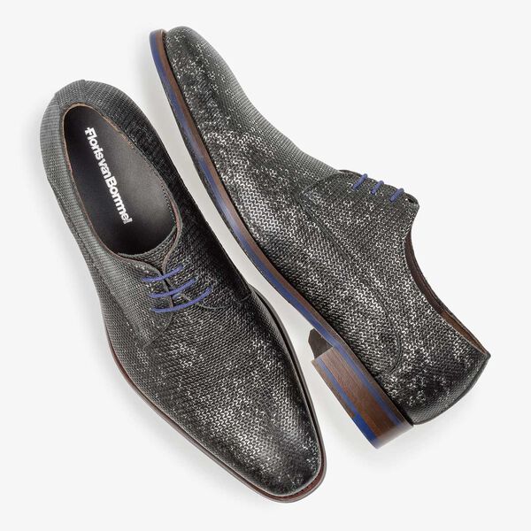 Dark grey leather lace shoe with metallic print