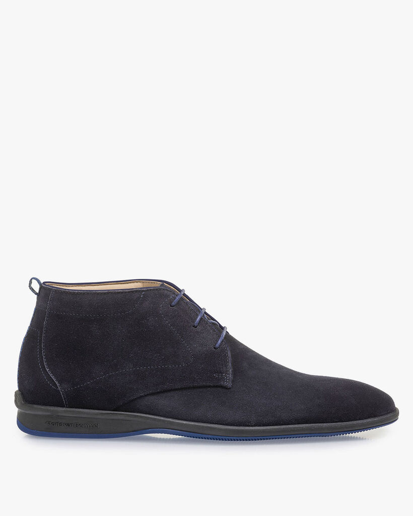 Donkerblauwe su&egrave;de veterboot