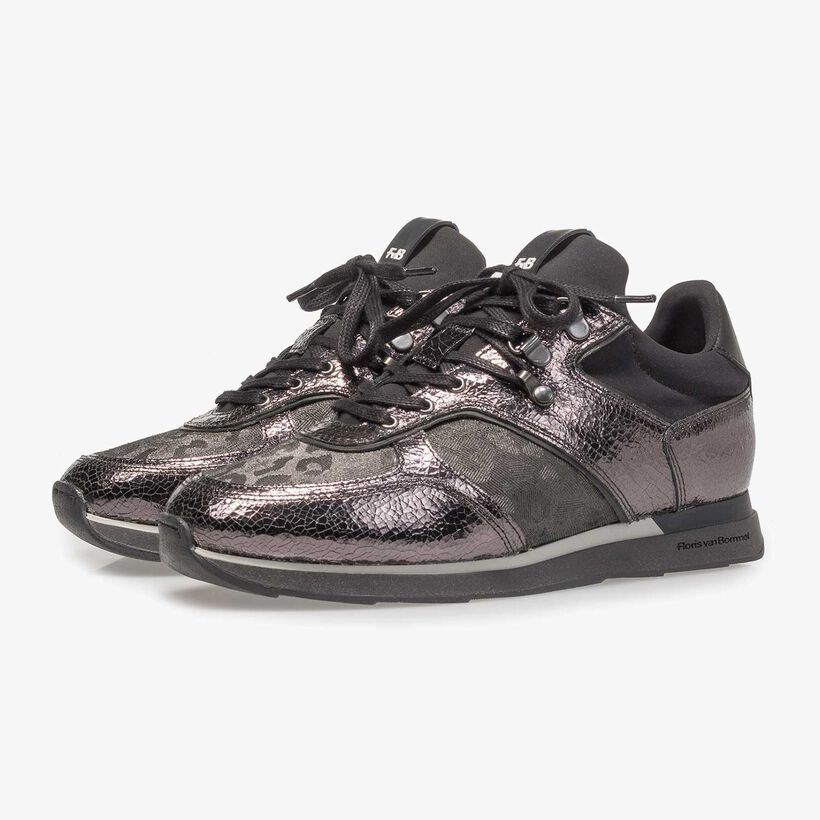 Dark grey leather sneaker with metallic print