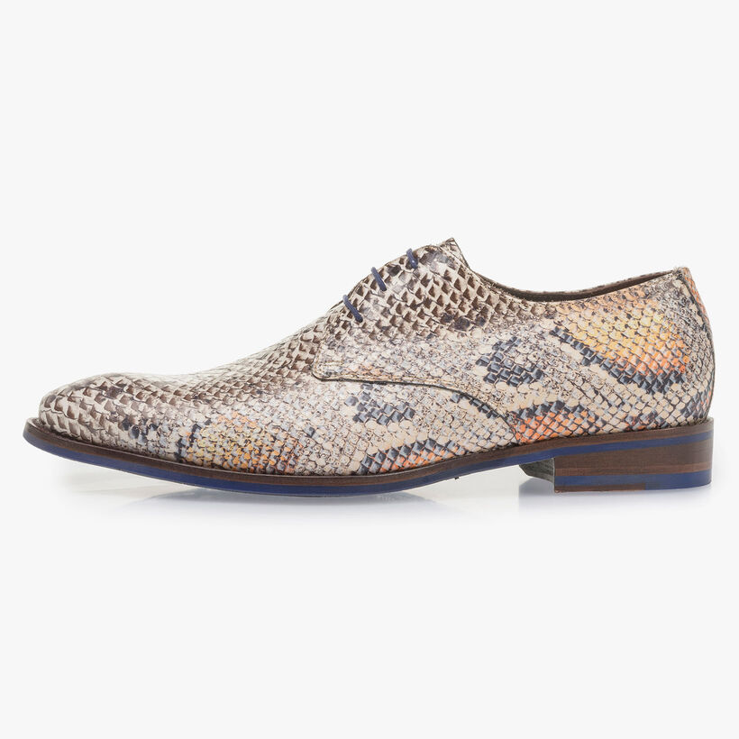 Premium veterschoen met oranje snakeprint