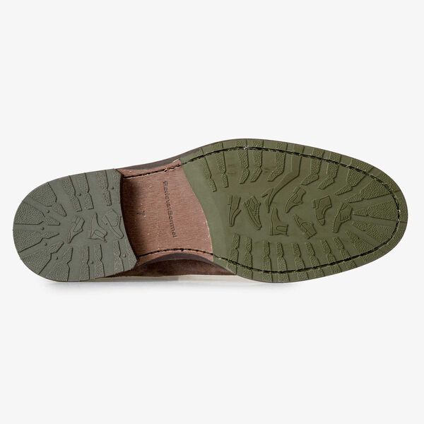 Donkerbruine su&egrave;de veterboot