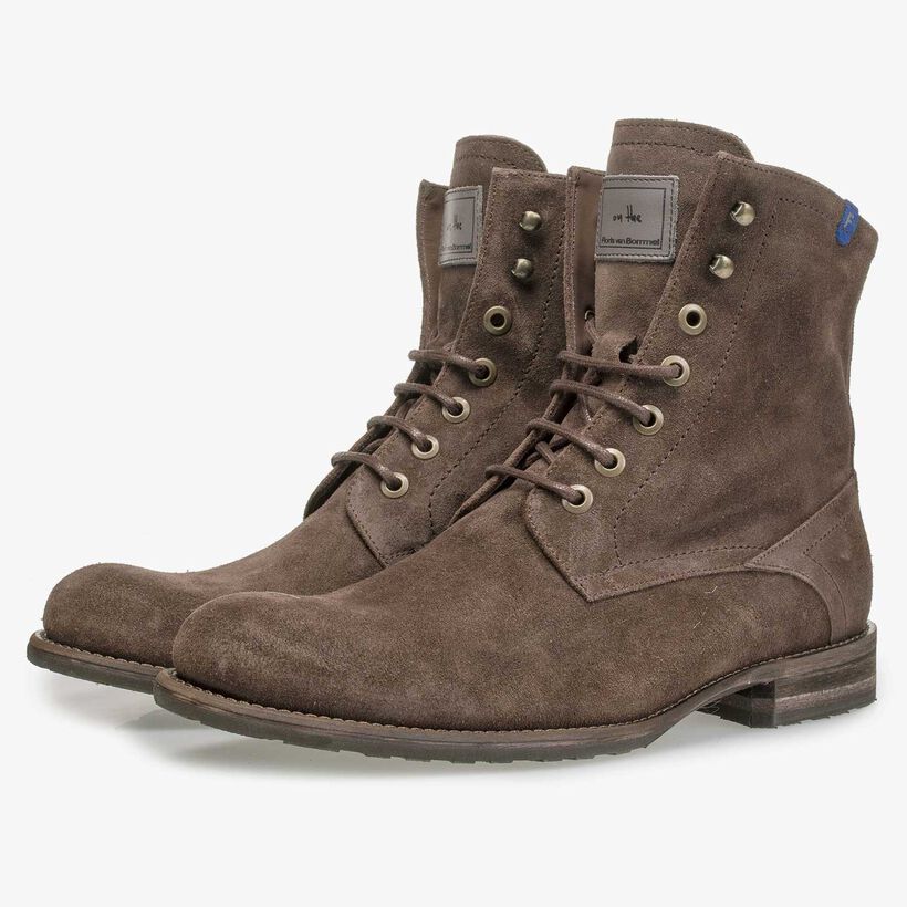 Donkerbruine su&egrave;de veterboot
