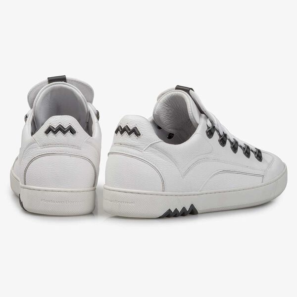 White leather sneaker