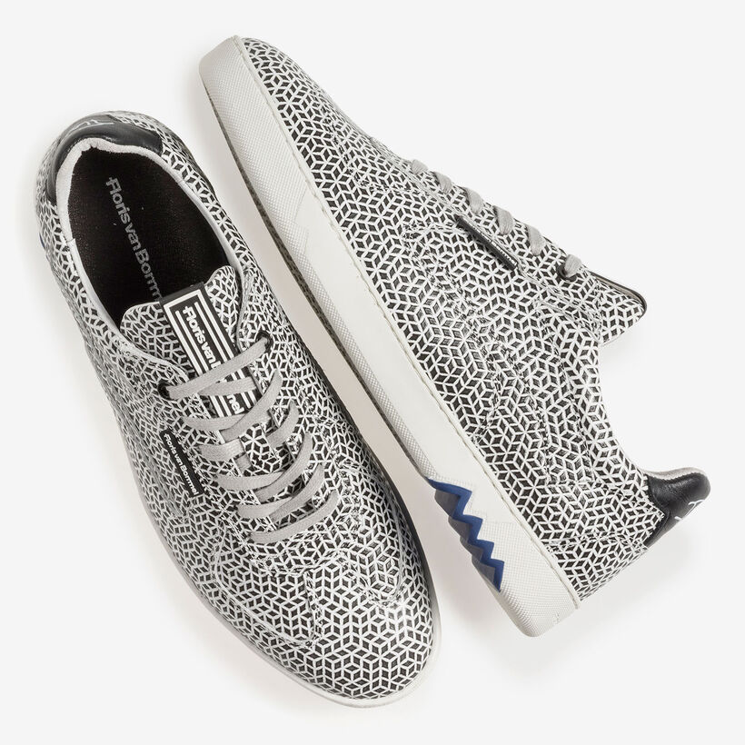 Witte kalfsleren sneaker met zwarte print