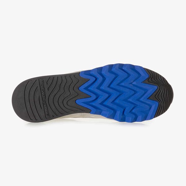 Lichtgrijze nubuckleren sneaker