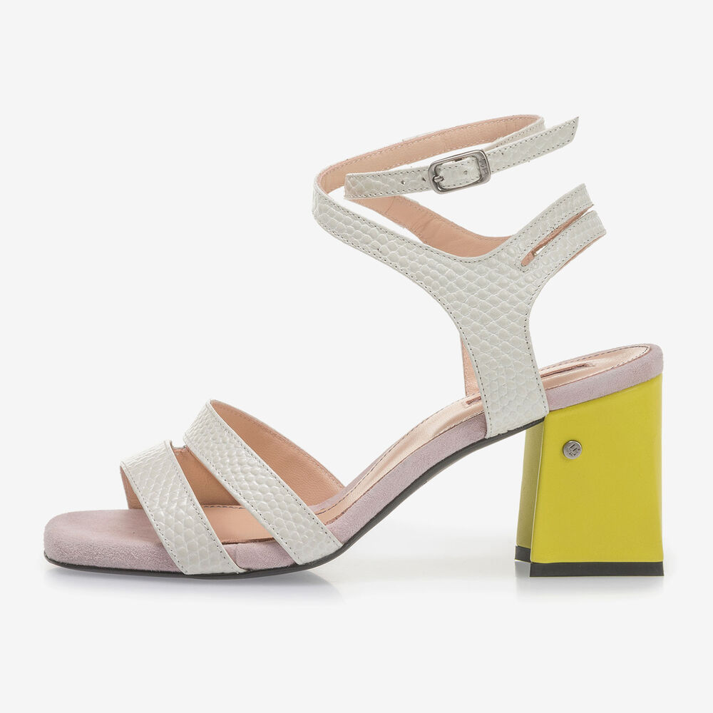 Off-white sandalette met roze/gele details