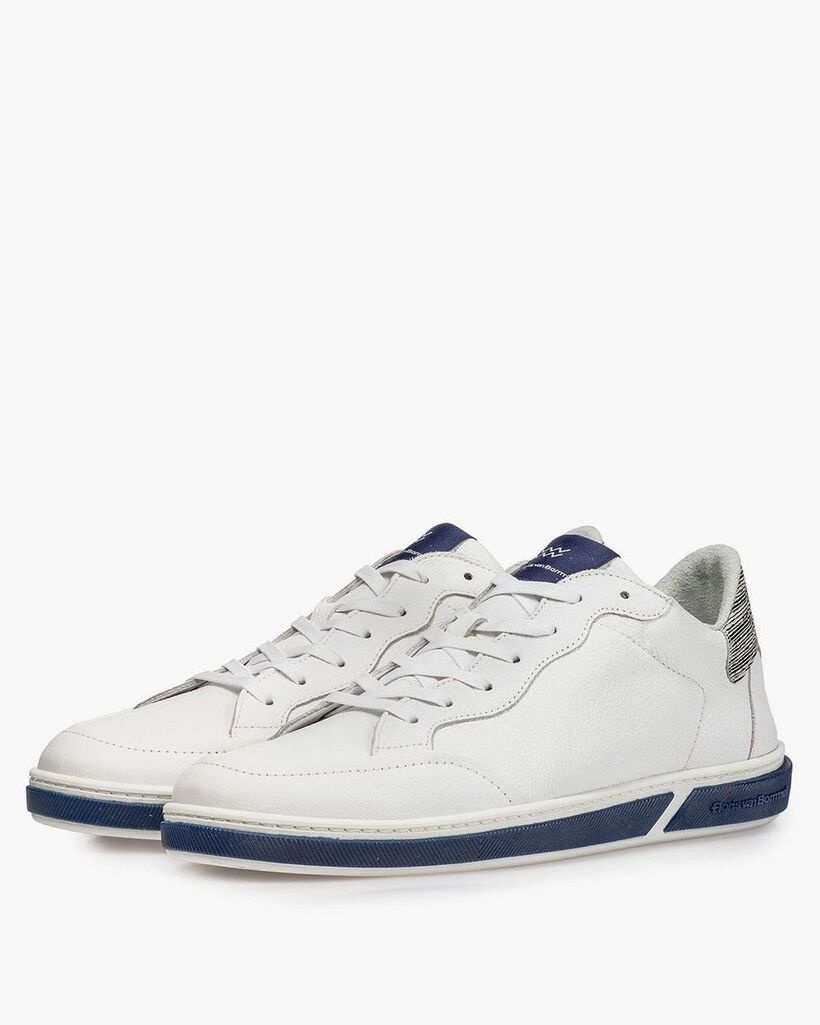 Witte kalfsleren veterschoen