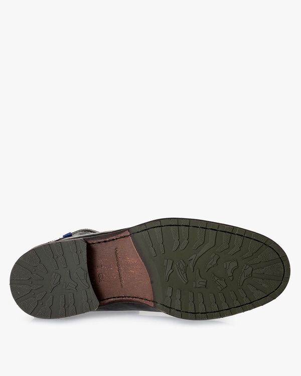 Wolgevoerde veterboot zwart
