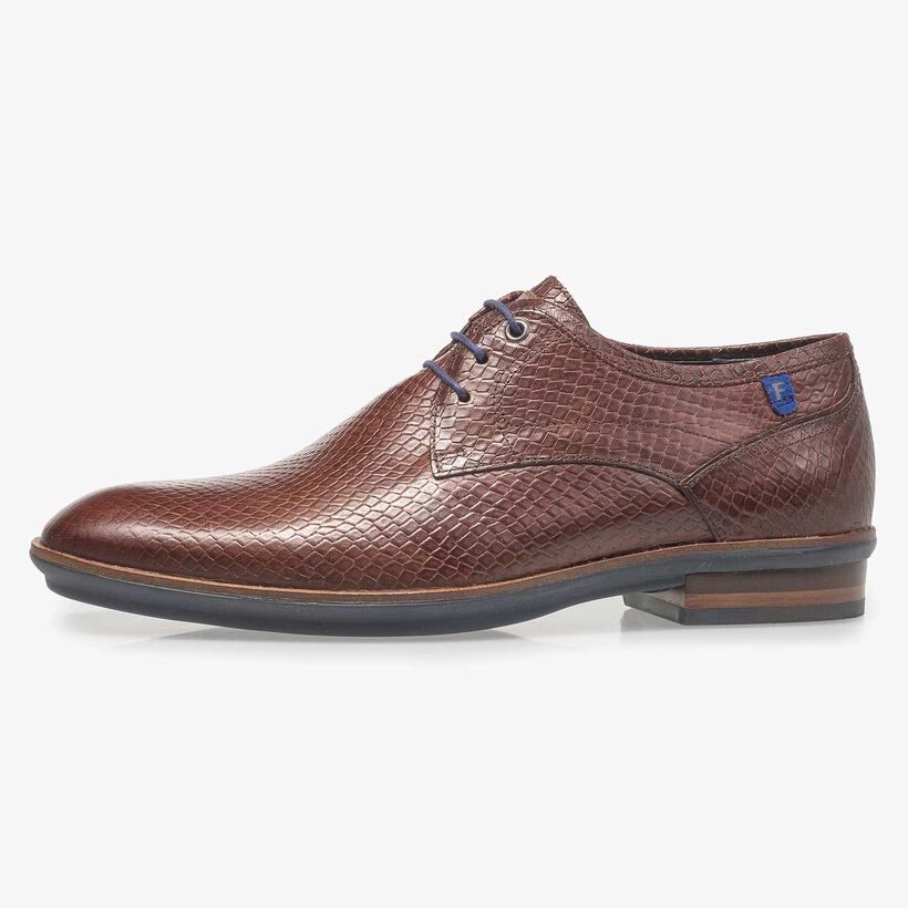 Leren veterschoen met snakeprint cognac