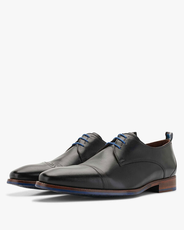 Lace shoe calf leather black