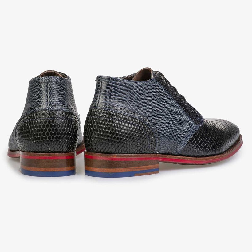 Halfhoge blauwe leren veterschoen met snakeprint