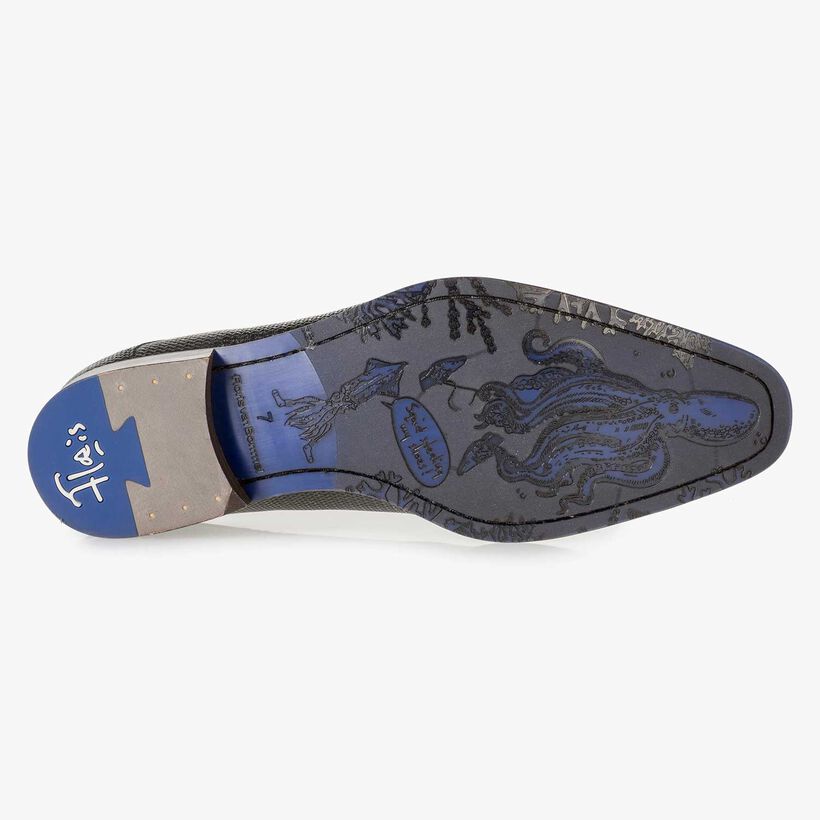 Dark grey leather lace shoe with metallic print