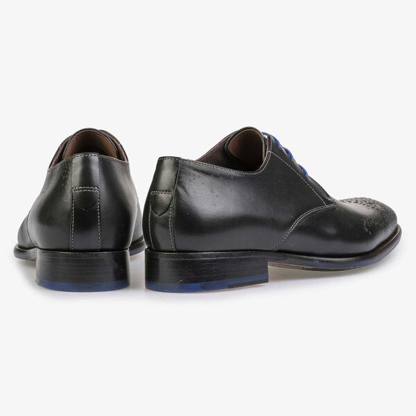 Zwarte brogue veterschoen van kalfsleer