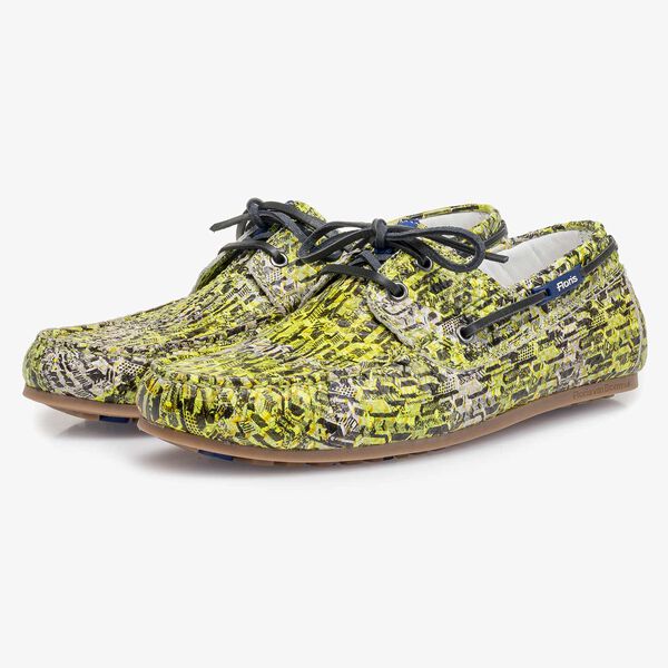 Gele kalfsleren bootschoen met snakeprint