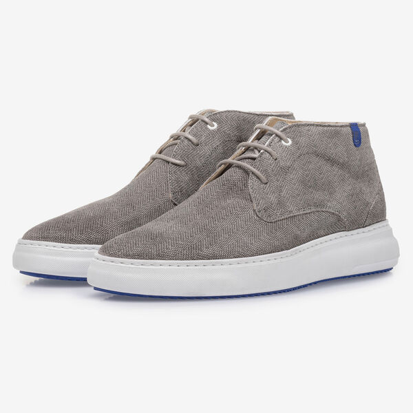 Light grey suede leather lace boot with print