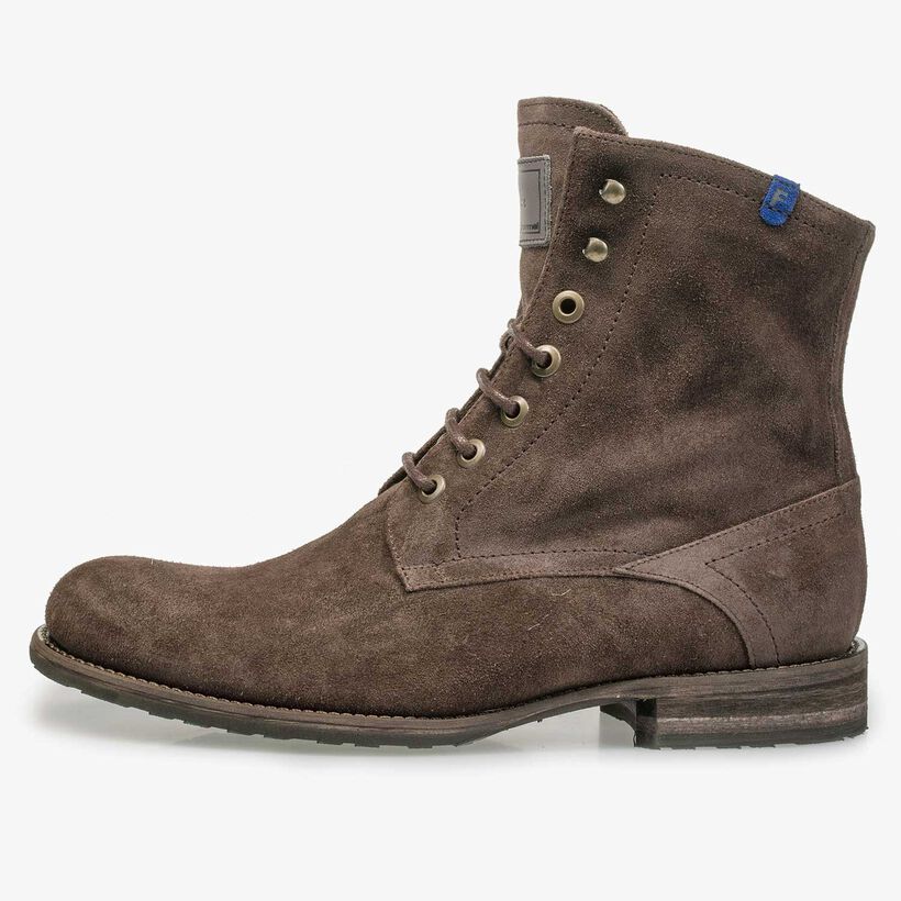 Donkerbruine su&egrave;de veterboot