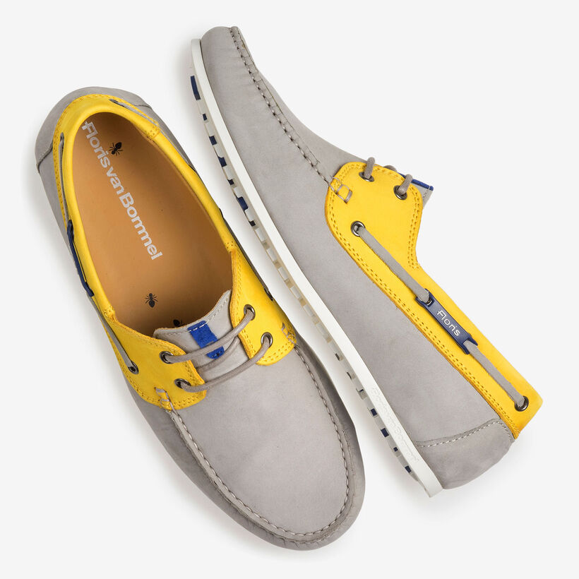 Grijs/gele nubuckleren bootschoen