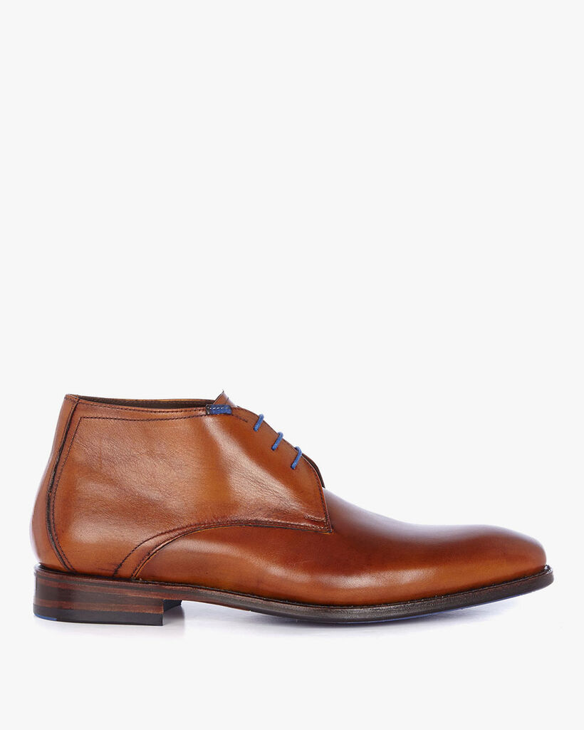 Lace boot calf leather cognac