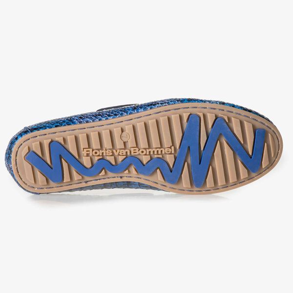 Blauwe kalfsleren bootschoen met snakeprint