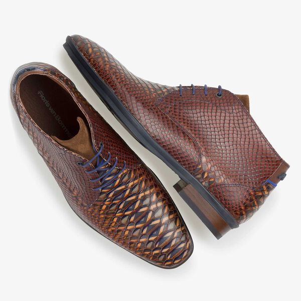 Kalfsleren veterschoen cognac met snakeprint
