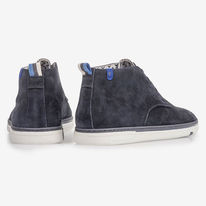 Donkerblauwe su&egrave;de veterboot