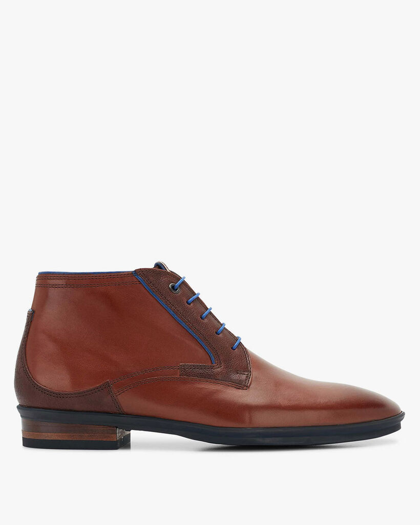 Lace boot calf leather cognac